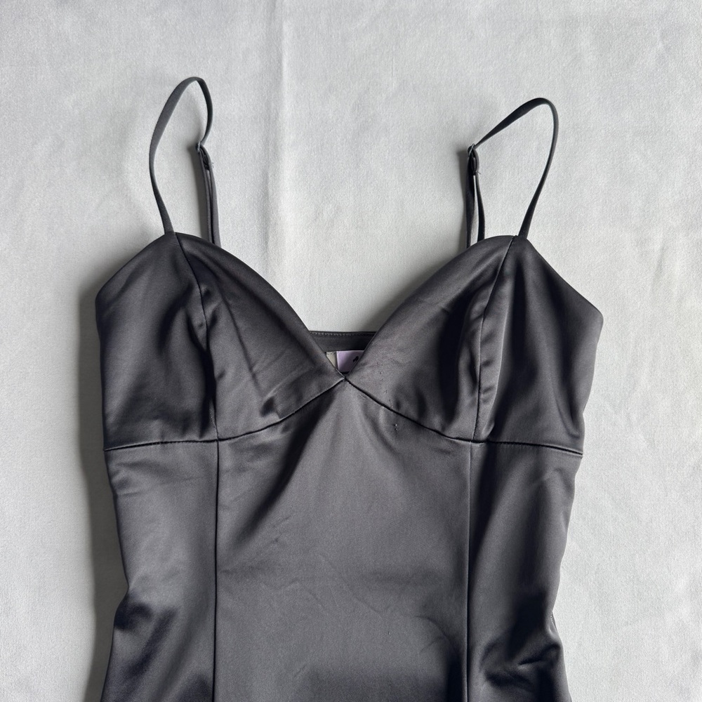 Aritzia Grey satin midi dress - Picture 4 of 10